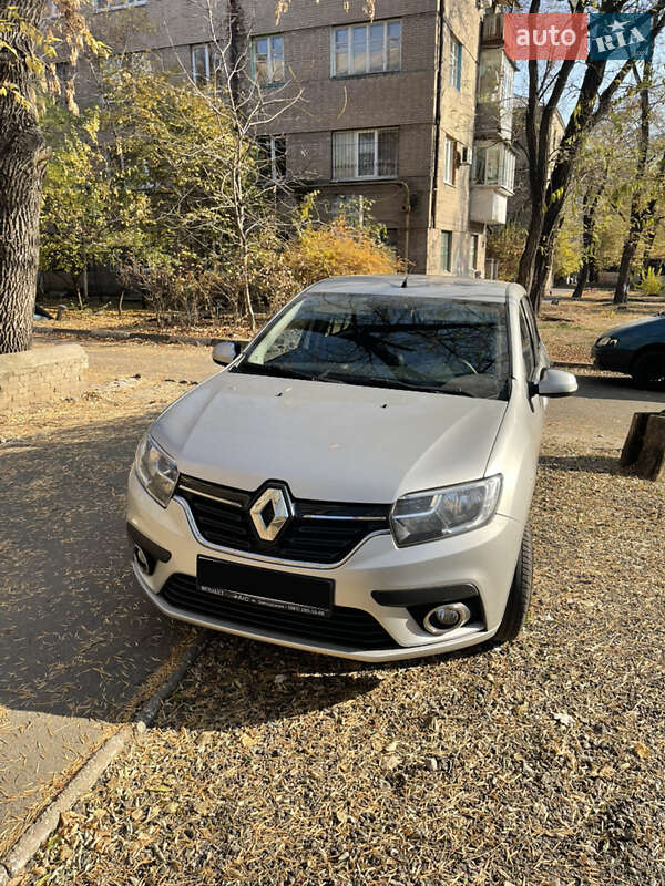 Renault Logan 2016