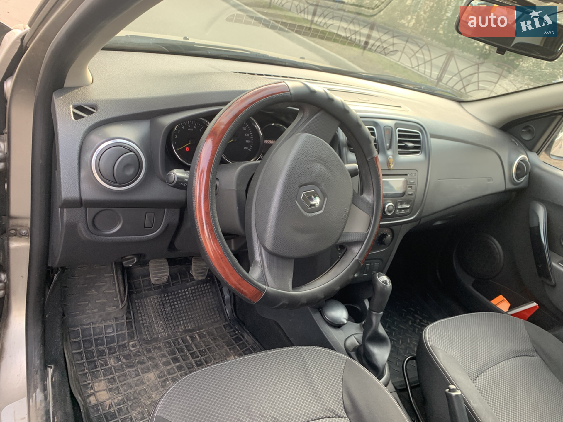 2013 Renault Logan - мініатюра 6