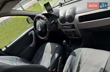 Седан Renault Logan 2010 в 