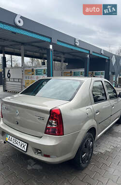 Седан Renault Logan 2010 в 
