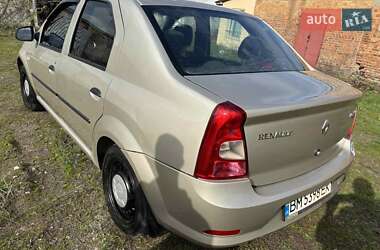 Седан Renault Logan 2012 в 