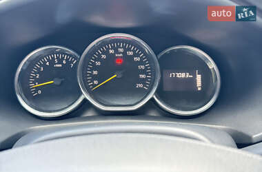 Седан Renault Logan 2013 в 