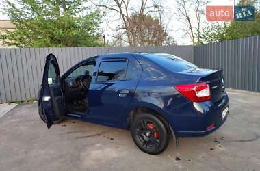 Седан Renault Logan 2015 в 