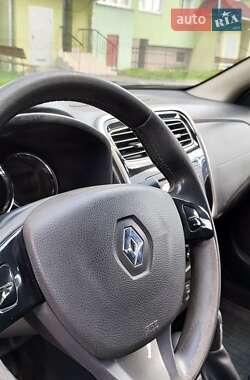 Седан Renault Logan 2013 в 