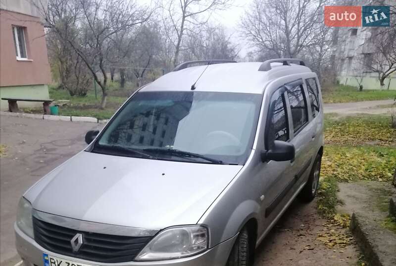 Універсал Renault Logan 2010 в Рівному