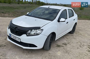 Седан Renault Logan 2015 в 