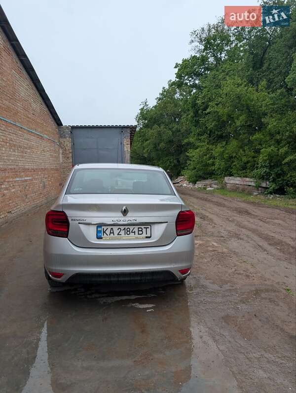 Седан Renault Logan 2018 в 