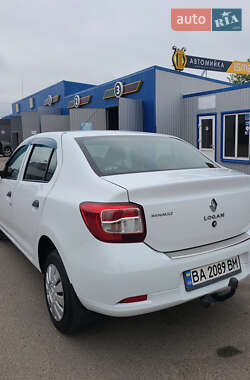 Седан Renault Logan 2013 в 