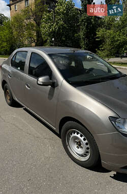 Седан Renault Logan 2015 в Киеве
