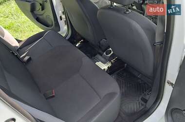 Седан Renault Logan 2013 в 