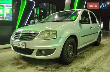 Седан Renault Logan 2010 в 