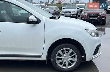 Седан Renault Logan 2018 в 