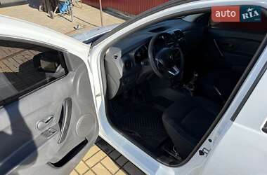 Седан Renault Logan 2019 в 