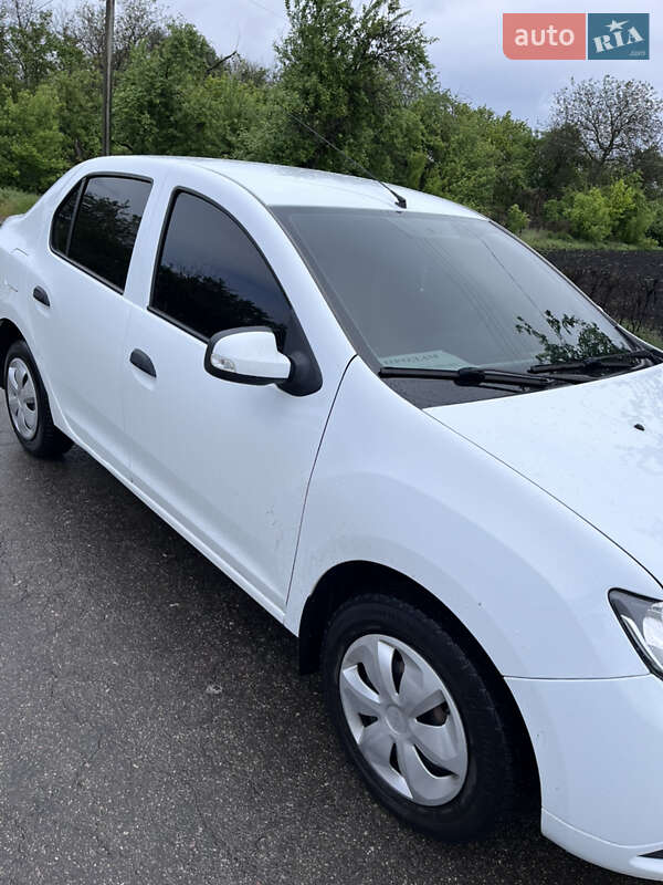 Седан Renault Logan 2013 в Царичанке