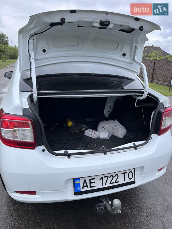 Седан Renault Logan 2013 в Царичанке
