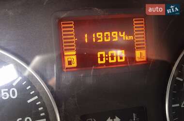 Седан Renault Logan 2012 в 