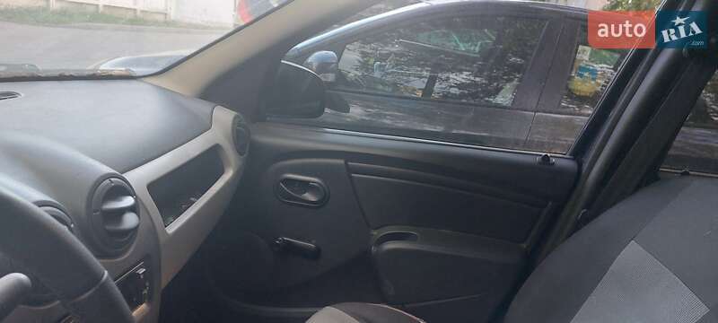 Седан Renault Logan 2009 в Чернигове