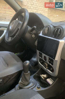Седан Renault Logan 2010 в Києві