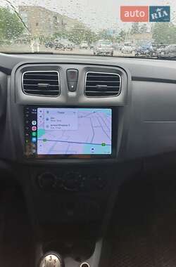 Седан Renault Logan 2017 в 