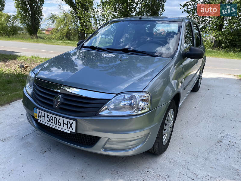 Седан Renault Logan 2011 в Борисполе