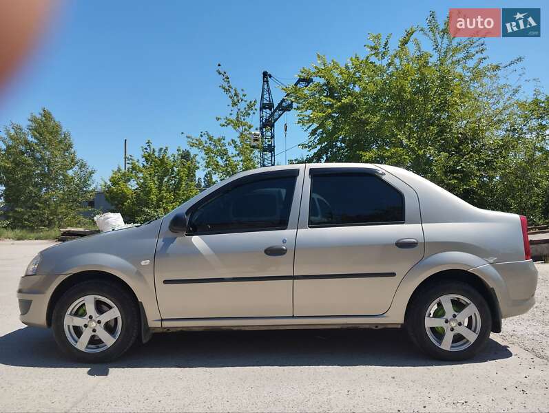 Седан Renault Logan 2009 в Днепре