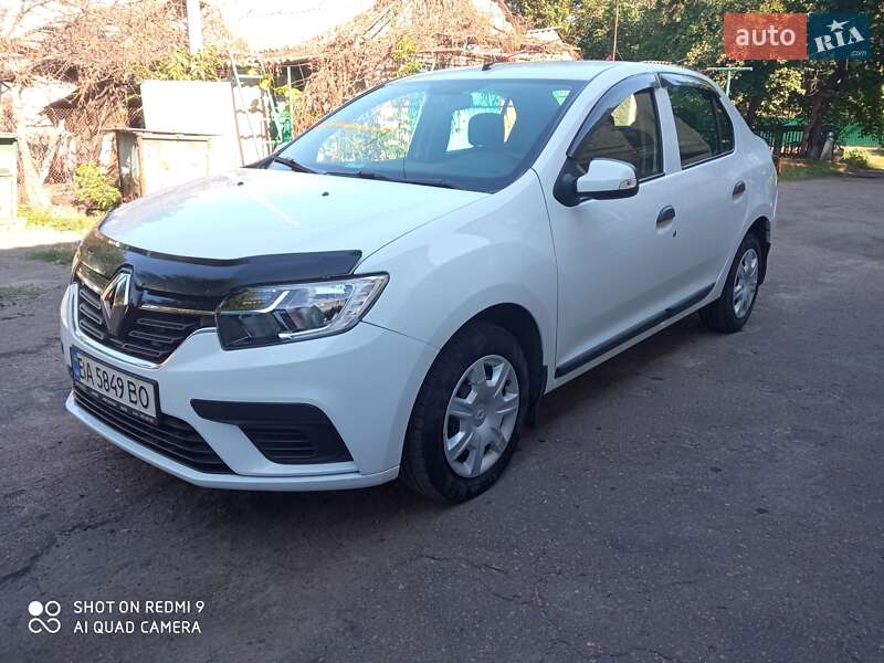 Седан Renault Logan 2016 в 