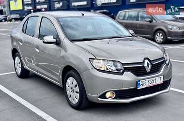 Седан Renault Logan 2015 в Чернигове