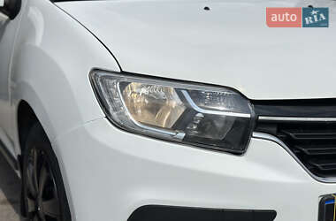 Седан Renault Logan 2017 в 