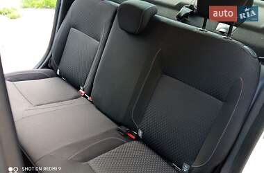Седан Renault Logan 2016 в 