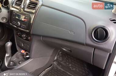 Седан Renault Logan 2016 в 
