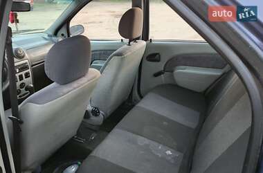 Седан Renault Logan 2010 в 