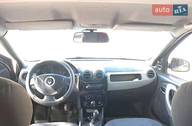 Седан Renault Logan 2010 в 