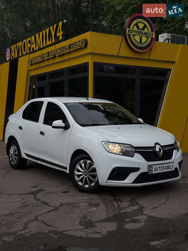 Седан Renault Logan 2018 в Киеве