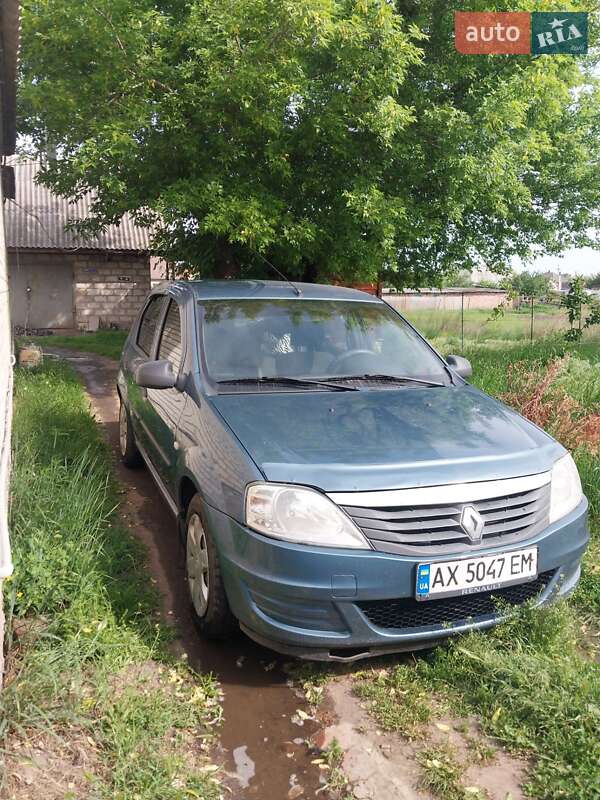 Седан Renault Logan 2010 в 