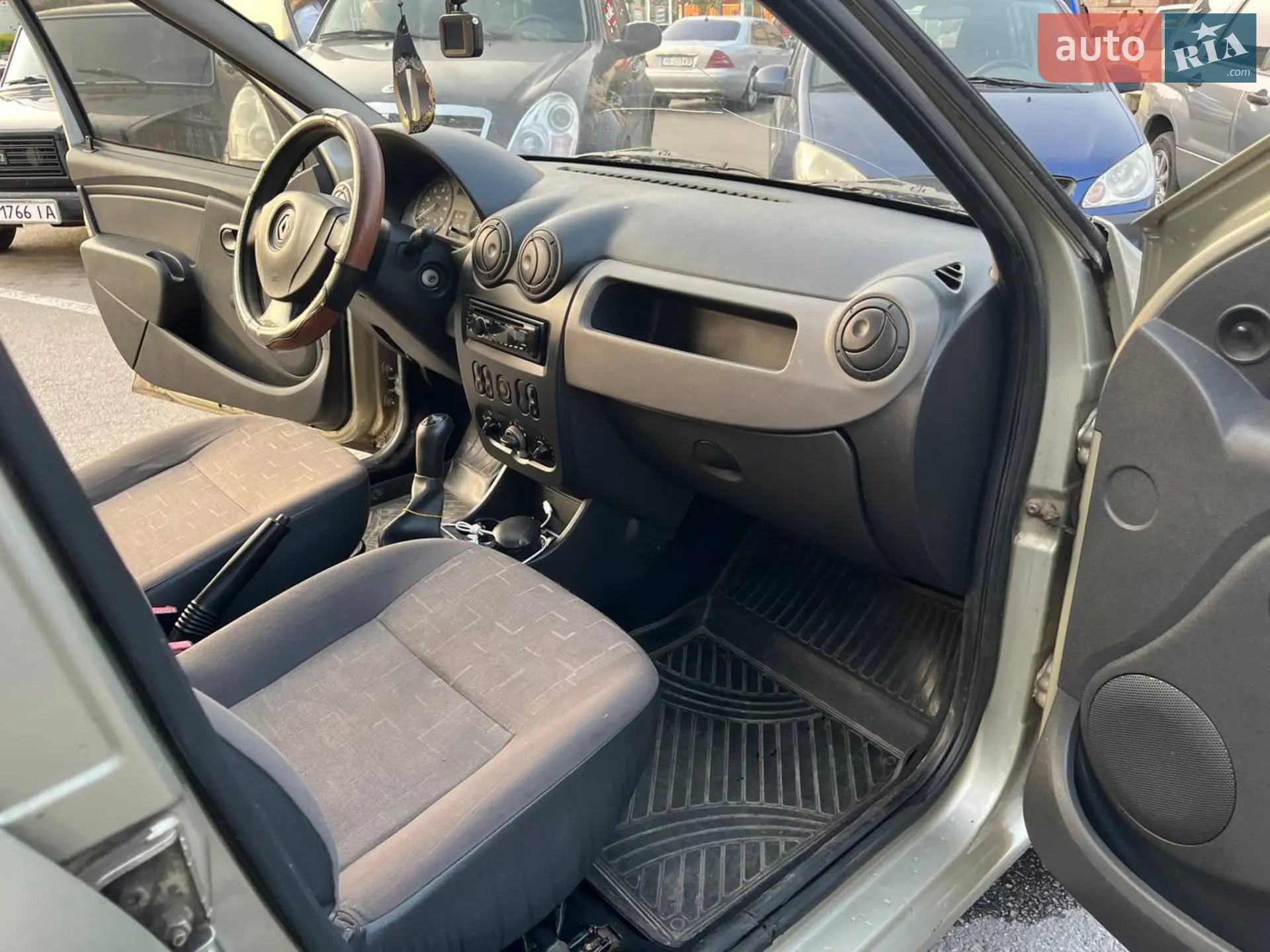 2011 Renault Logan - мініатюра 11