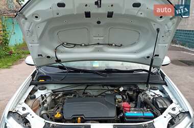 Седан Renault Logan 2016 в 
