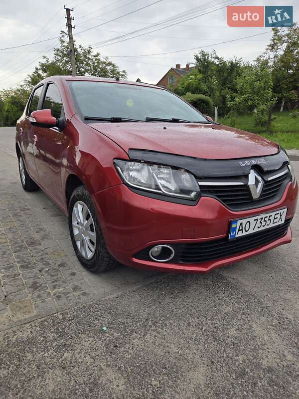 Седан Renault Logan 2016 в 