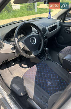 Седан Renault Logan 2011 в 