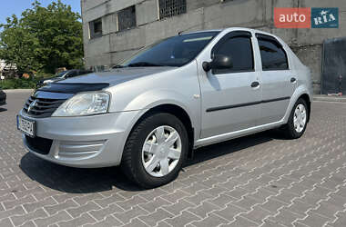 Седан Renault Logan 2011 в 