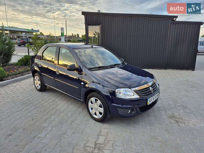 Renault Logan 2012