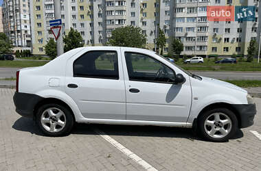 Седан Renault Logan 2011 в 