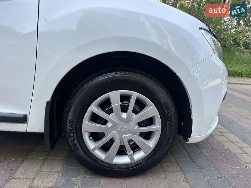 Седан Renault Logan 2019 в Черновцах