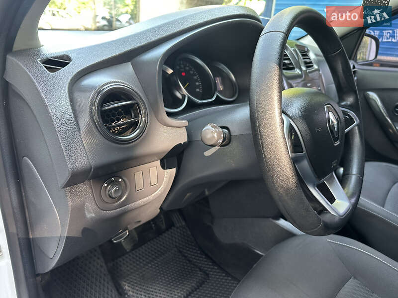 Седан Renault Logan 2019 в Черновцах