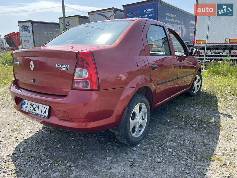 Седан Renault Logan 2012 в Львові
