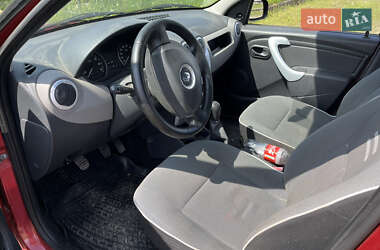 Седан Renault Logan 2012 в 