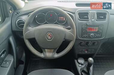 Седан Renault Logan 2015 в 