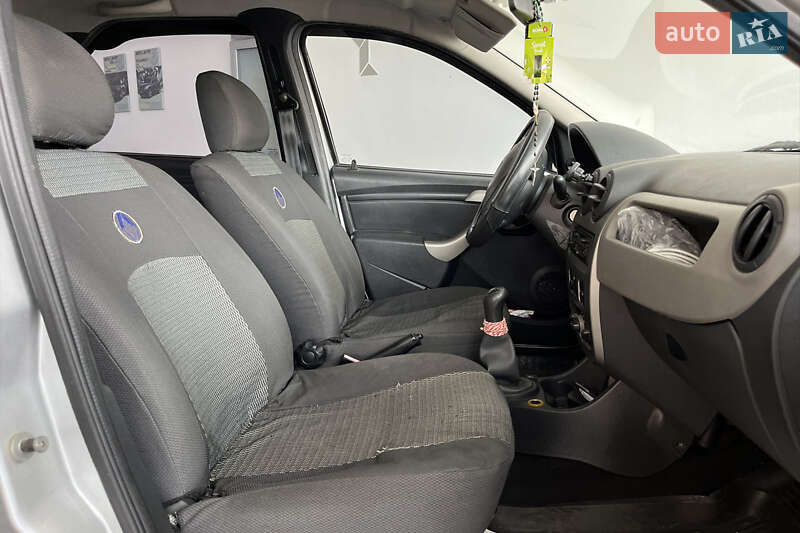 Седан Renault Logan 2010 в Шептицькому