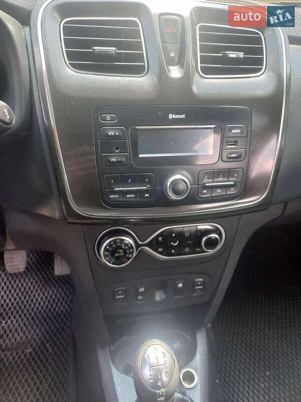 Седан Renault Logan 2018 в Умані