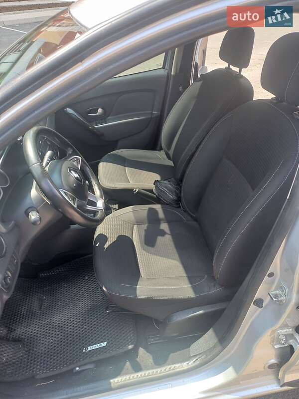 Седан Renault Logan 2018 в Умани