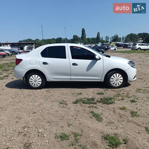 Седан Renault Logan 2013 в Умани